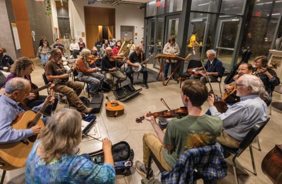 M-I-Z, old-time jam!